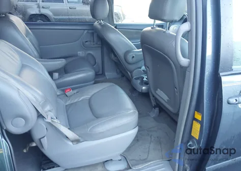 2010 Toyota Sienna Le from USA, damaged, VIN 5TDKK4CC6AS326531